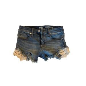 Women’s/Juniors high rise shorts